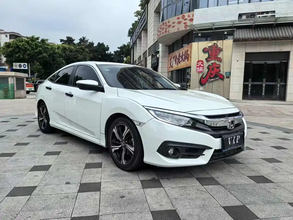 Honda Civic 2018 — фото 1