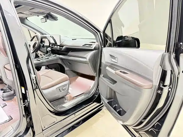 Toyota Sienna 2023