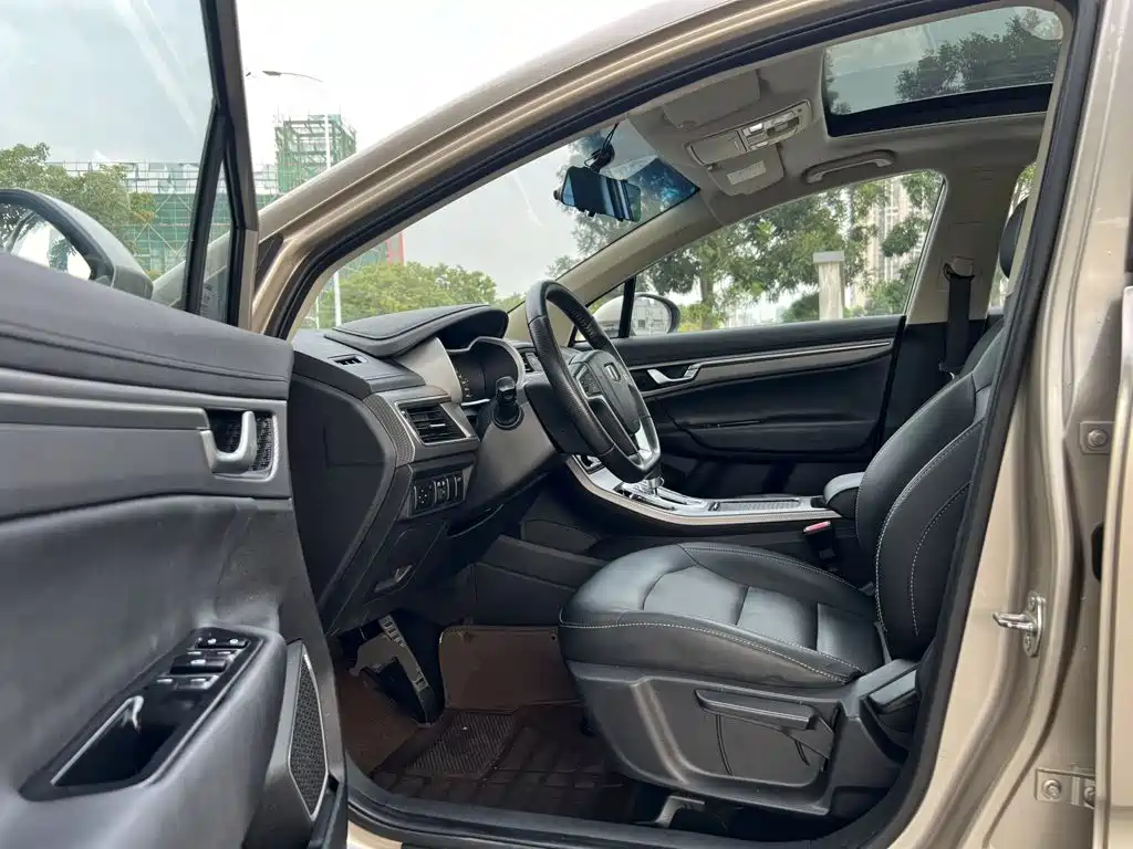 Geely Emgrand GS 2018 — фото 16