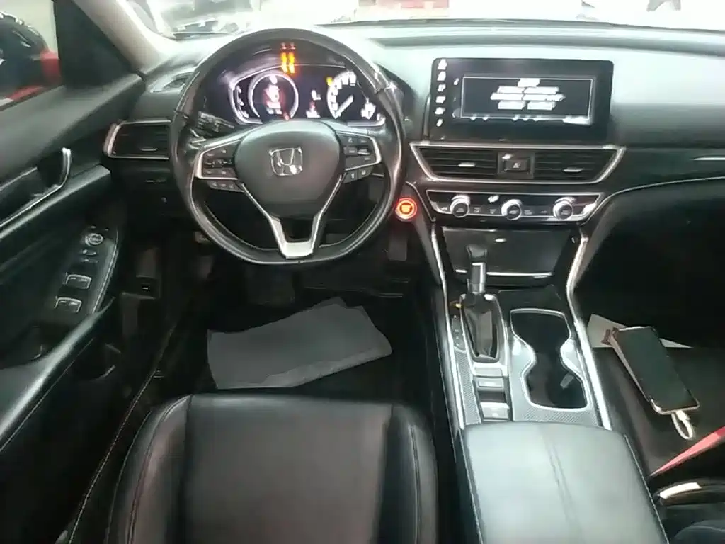 Honda Accord 2022 — фото 11