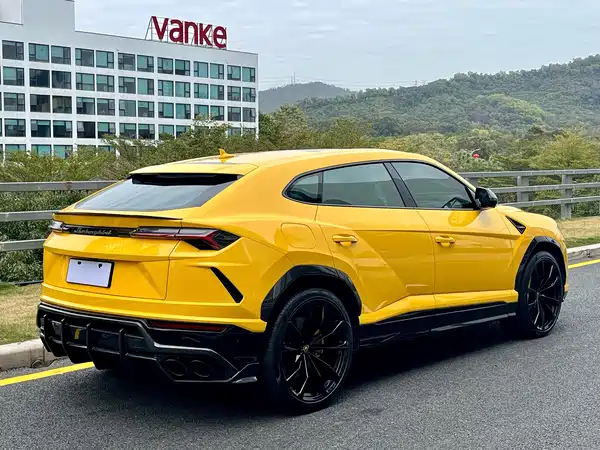 Lamborghini Urus 2021