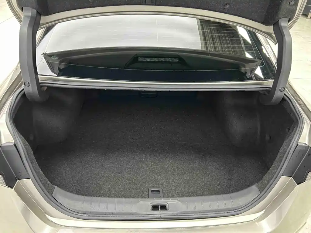 Nissan Teana 2022 — фото 16