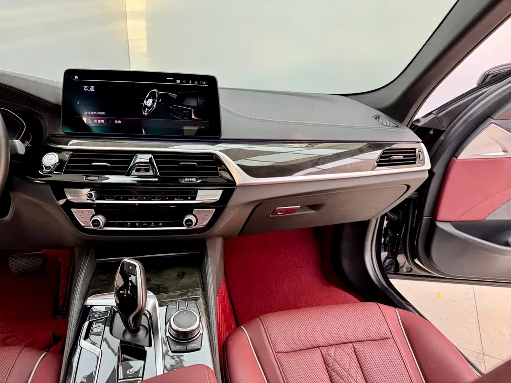 BMW 5 Series 2022 — фото 19