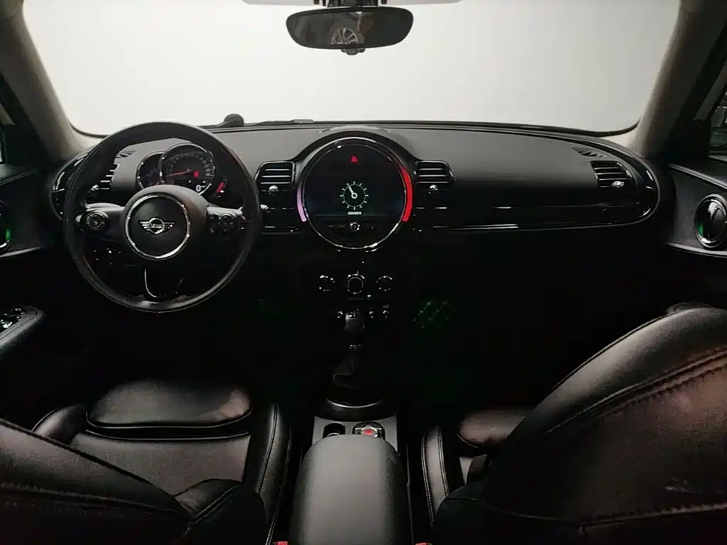 MINI Clubman 2018 — фото 10