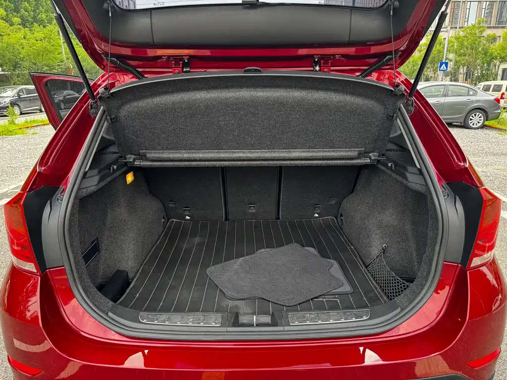 BMW X1 2015 — фото 12