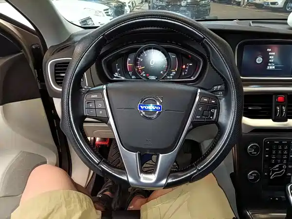 Volvo V40 2016