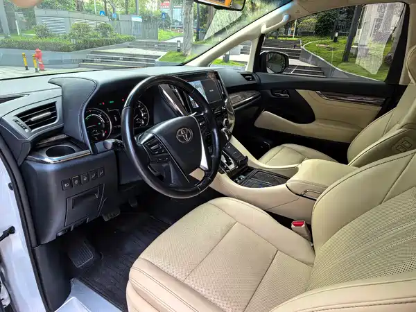 Toyota Alphard 2021