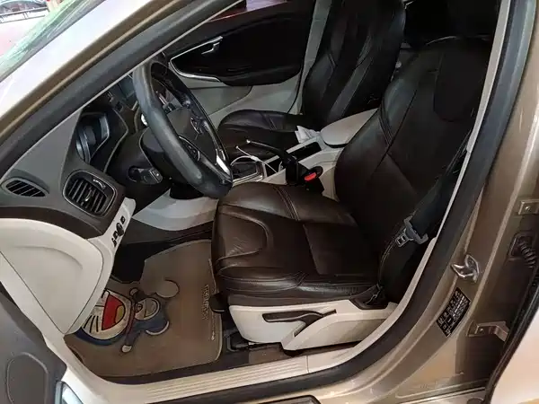 Volvo V40 2016