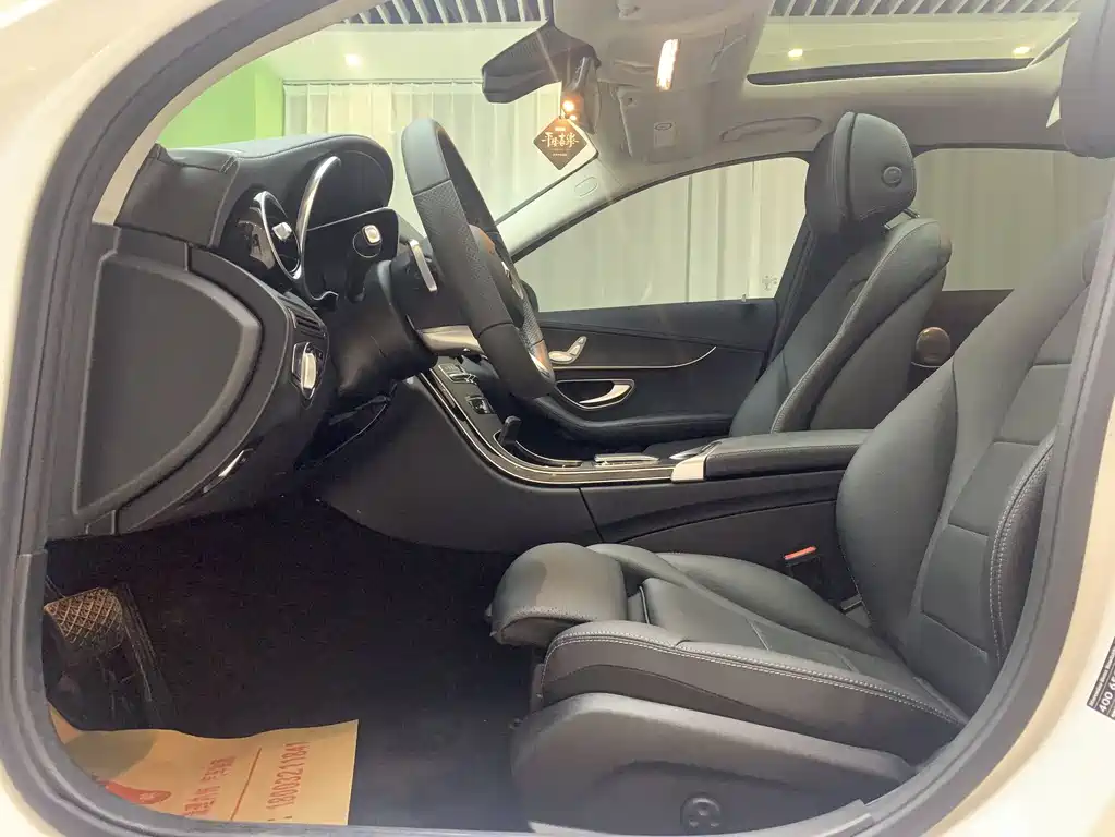 Mercedes-Benz C-Class 2021