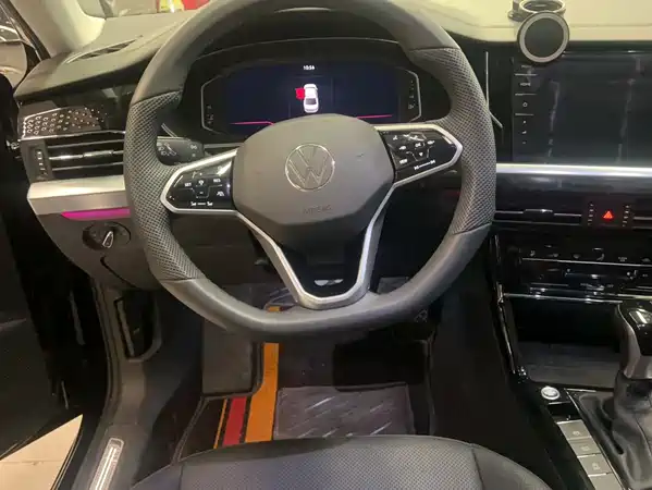 Volkswagen Passat 2024