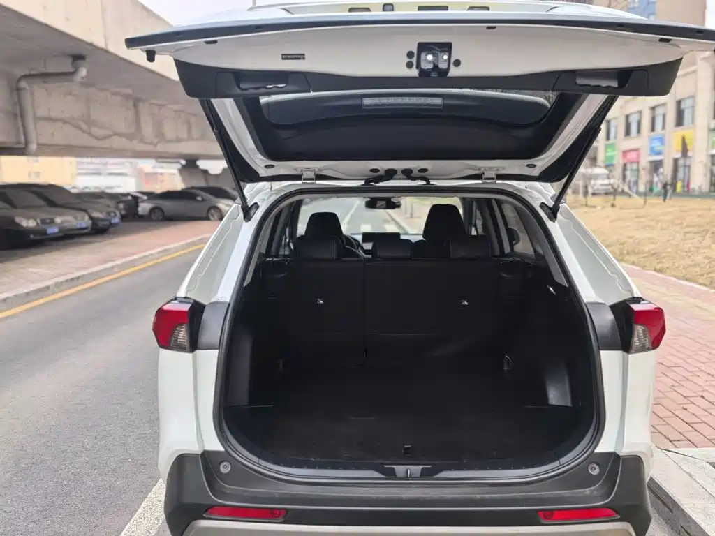 Toyota RAV4 2023