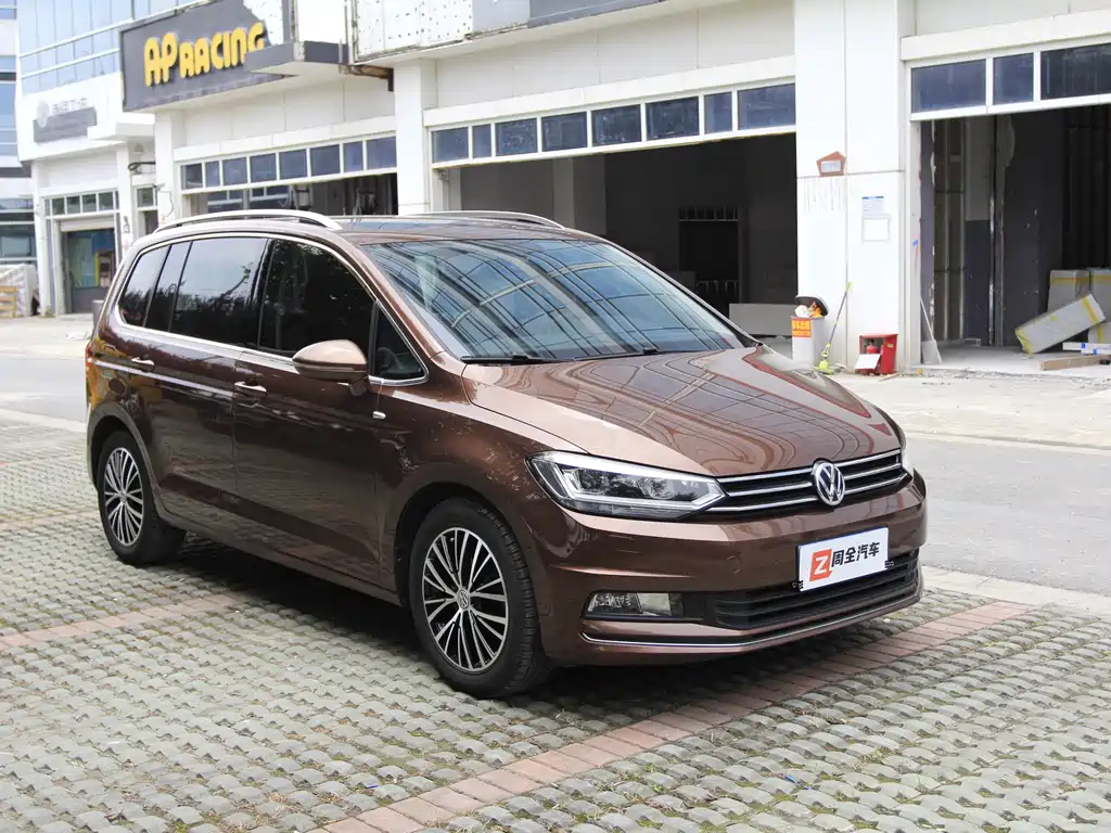 Volkswagen Touran 2017 — фото 4