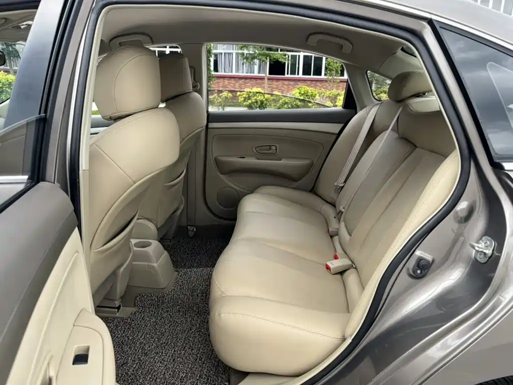 Nissan Sylphy 2018 — фото 20