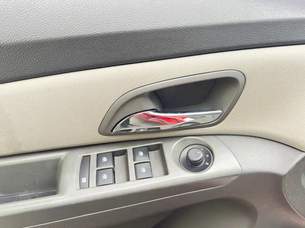 Chevrolet Cruze 2014 — фото 17