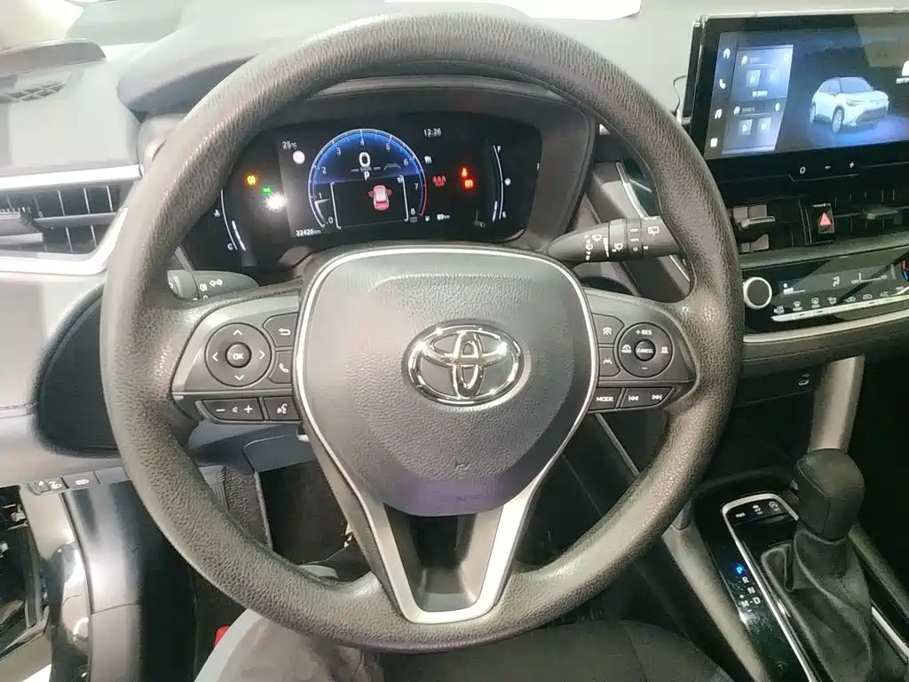 Toyota Frontlander 2024