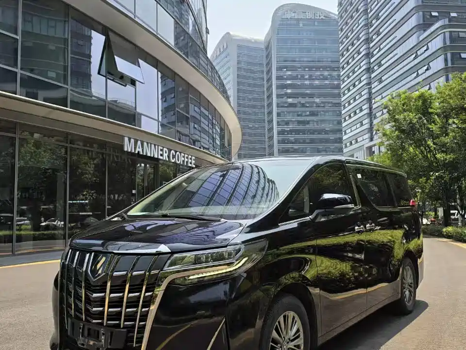 Toyota Alphard 2020 — фото 1