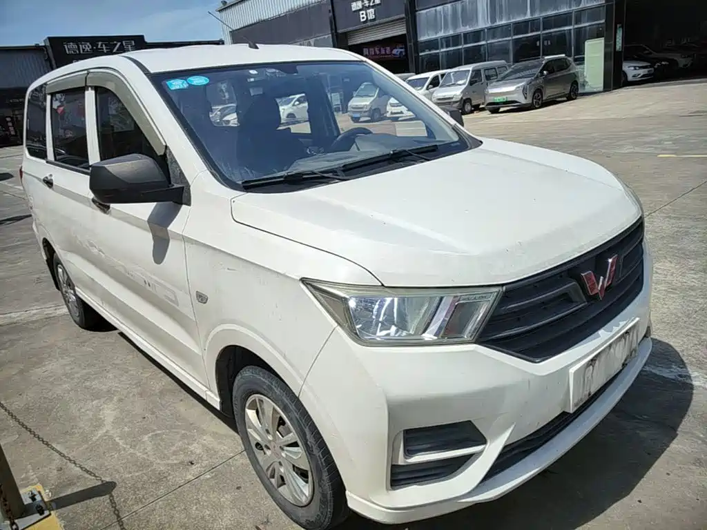 Wuling Hongguang 2019 — фото 22