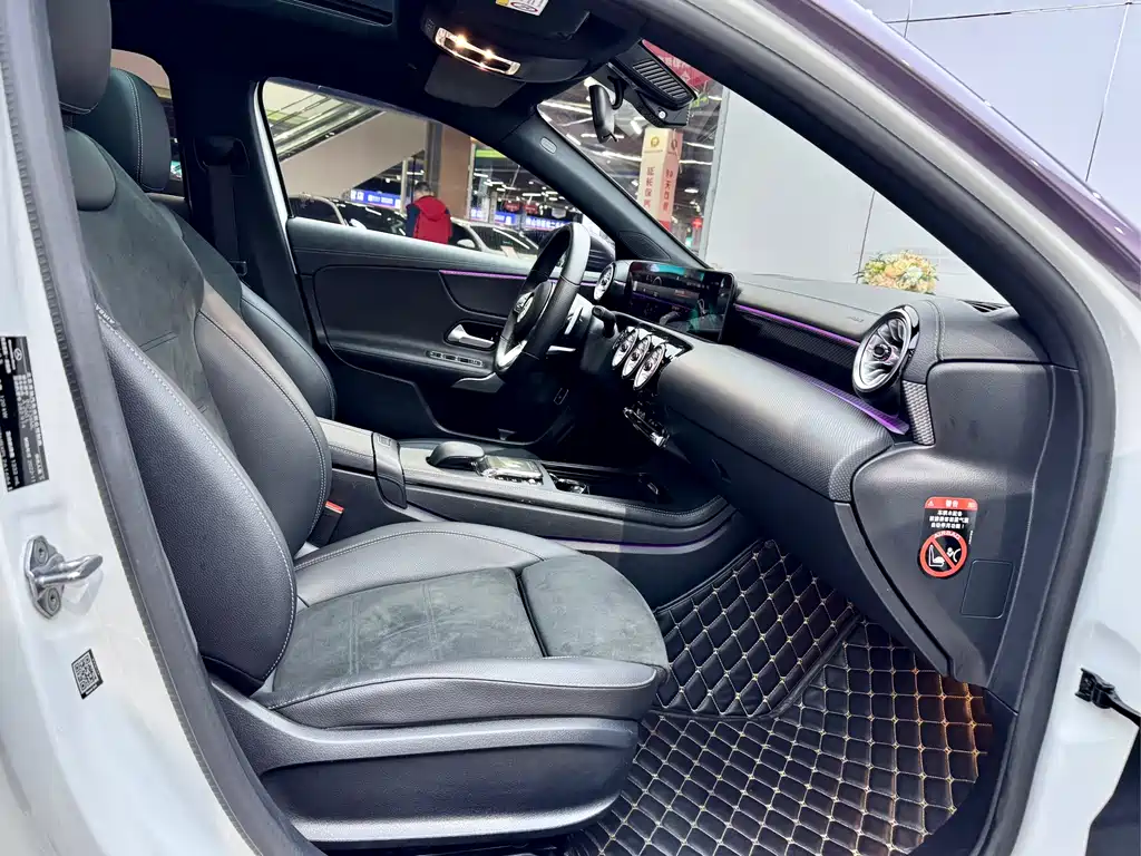 Mercedes-Benz A-Class 2023 — фото 14