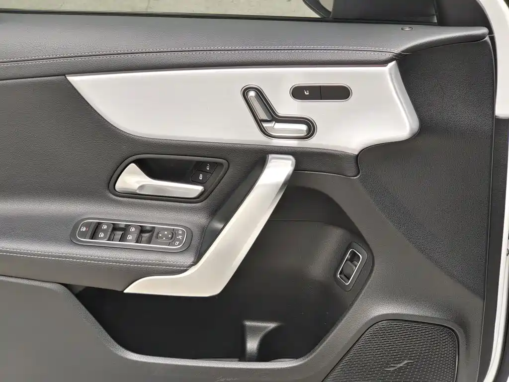 Mercedes-Benz A-Class 2020 — фото 18