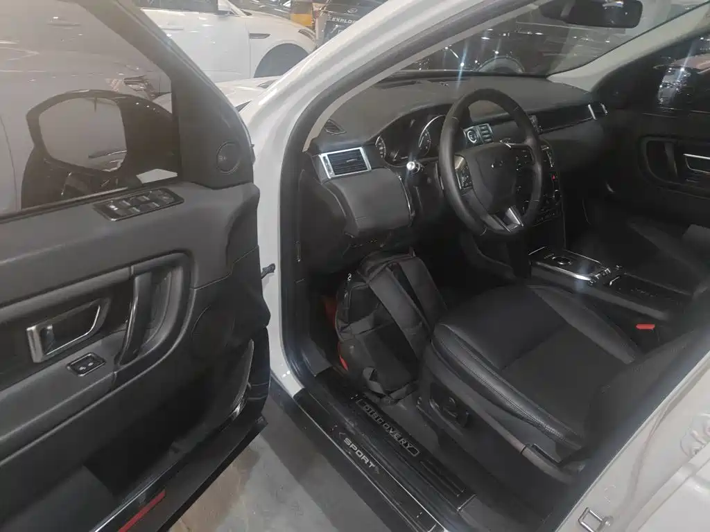 Land Rover Discovery Sport 2019 — фото 12