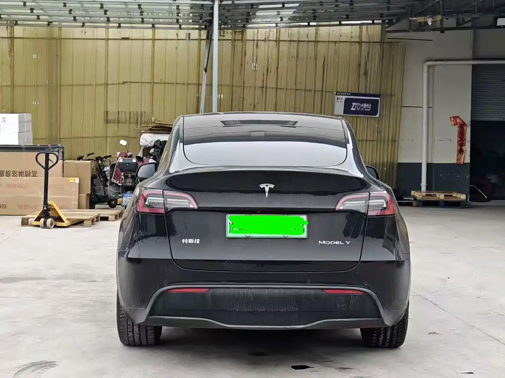 Tesla Model Y 2022 — фото 8