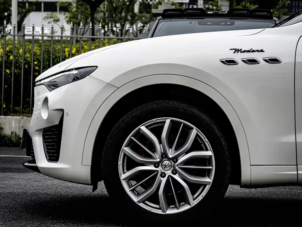 Maserati Levante 2021 — фото 11