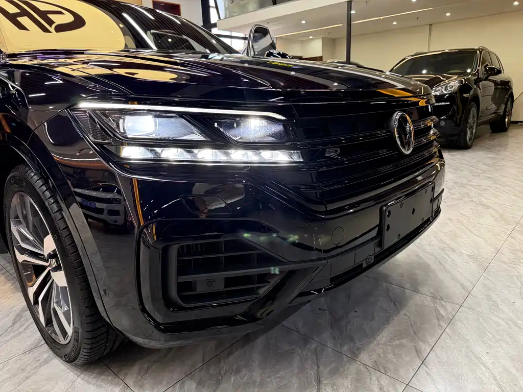 Volkswagen Touareg 2020 — фото 25
