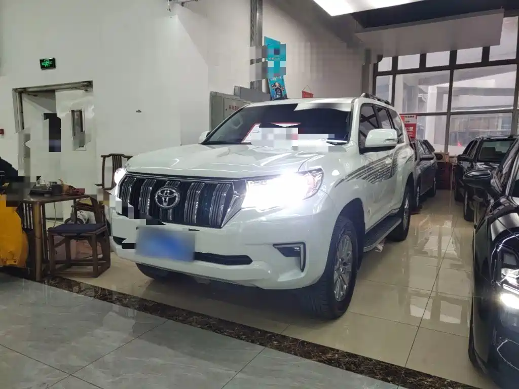 Toyota Prado 2019 — фото 2
