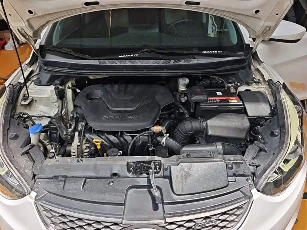 Hyundai Elantra 2016 — фото 20
