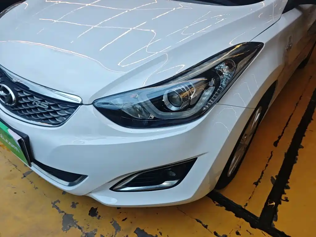 Hyundai Elantra 2016 — фото 24