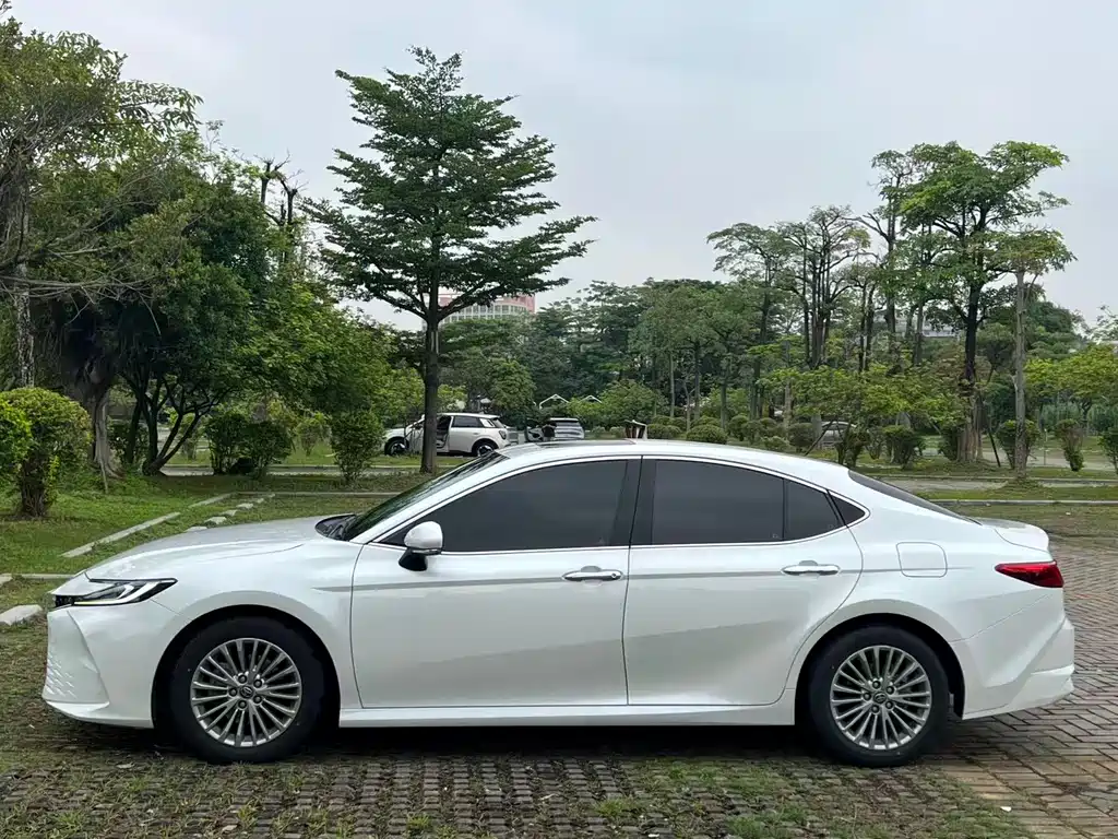 Toyota Camry 2024 — фото 15
