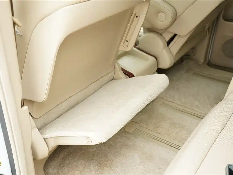 Toyota Alphard 2010 — фото 19