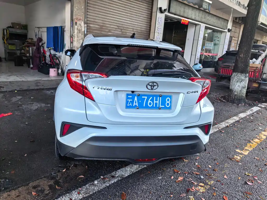 Toyota C-HR 2023 — фото 12
