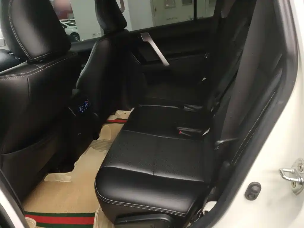 Toyota Prado 2019 — фото 13