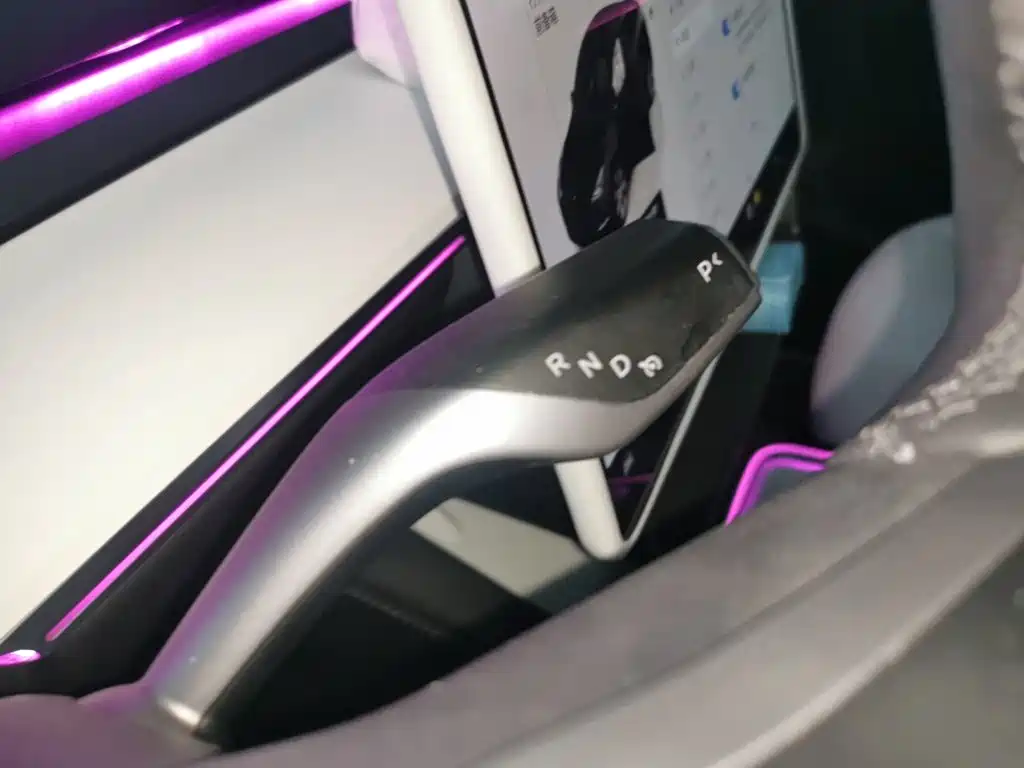 Tesla Model Y 2023 — фото 10