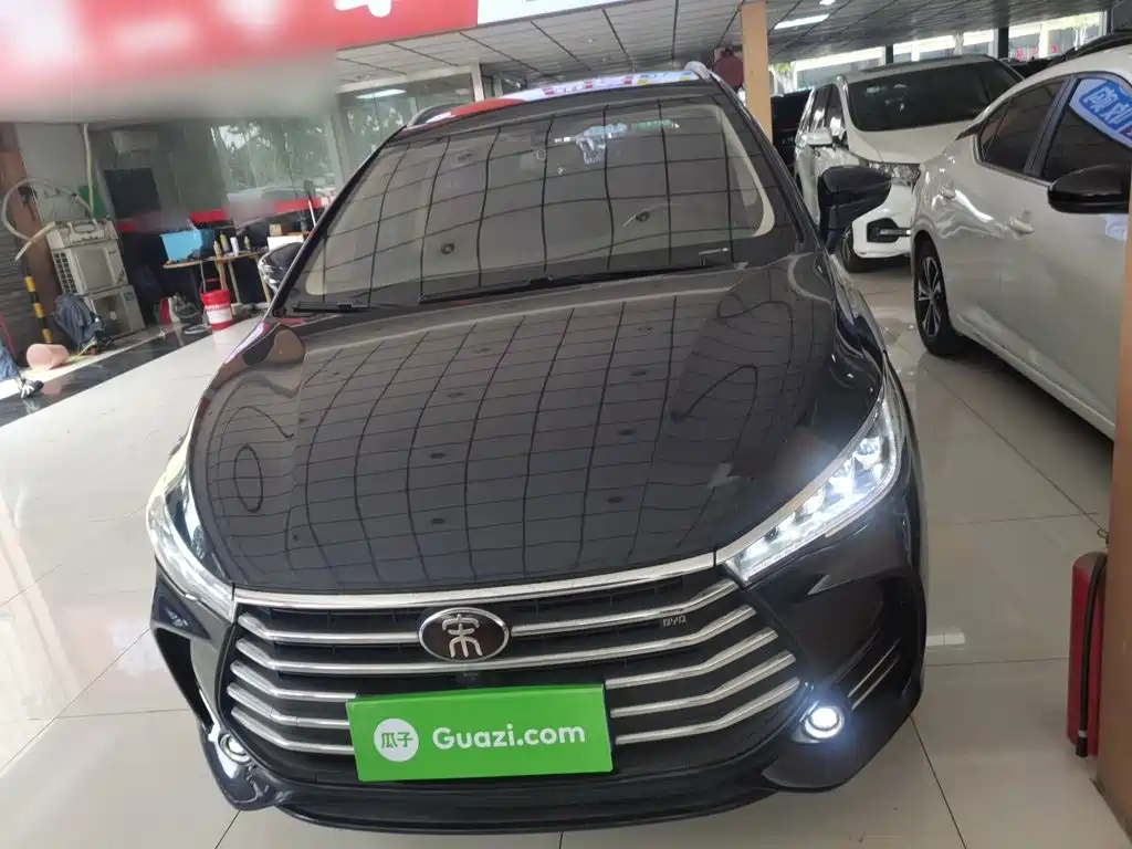 BYD MAX 2018