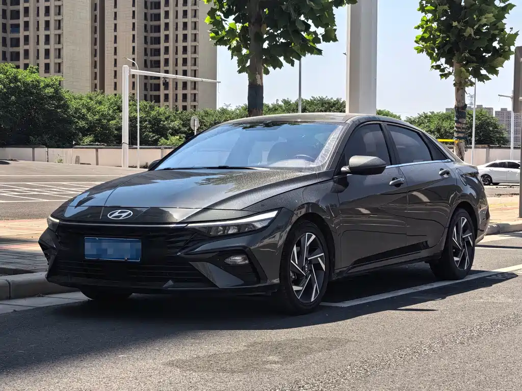 Hyundai Elantra 2024