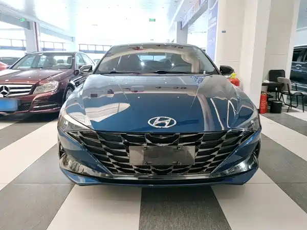 Hyundai Elantra 2021