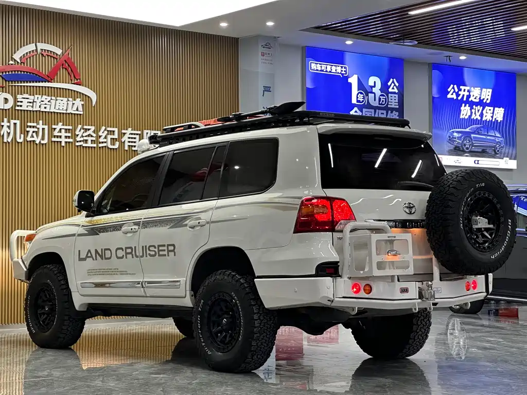Toyota Land Cruiser 2015 — фото 4