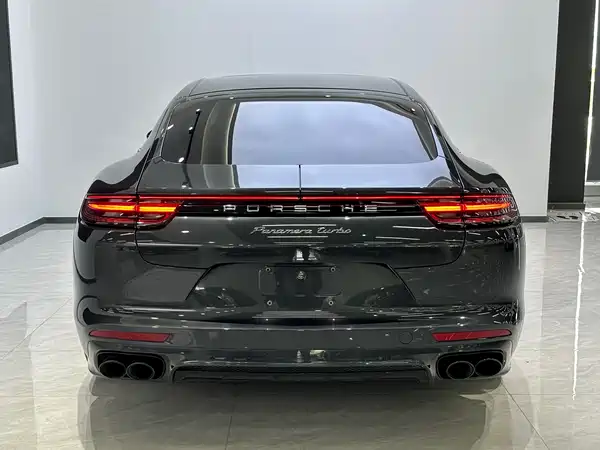 Porsche Panamera 2021