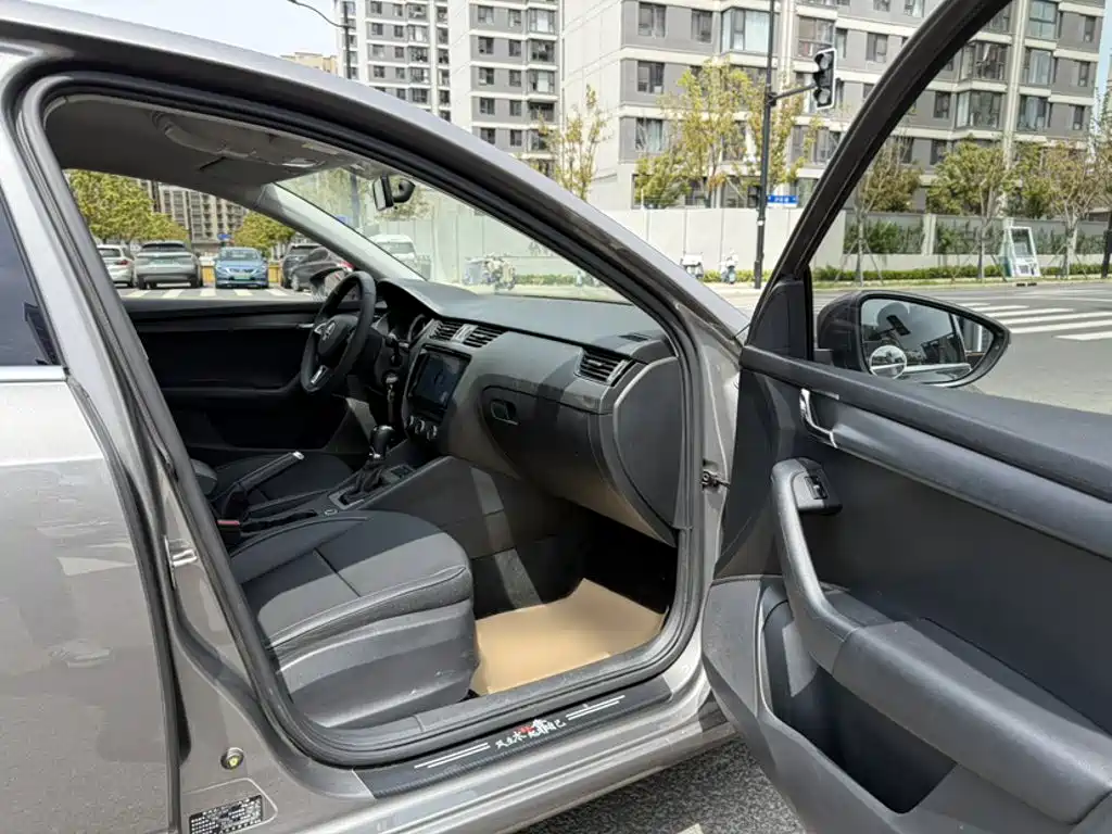 Skoda Octavia 2022 — фото 24