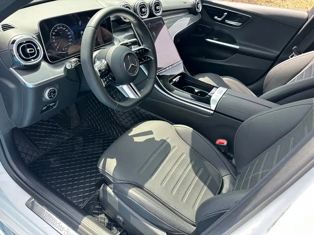 Mercedes-Benz C-Class 2023 — фото 4