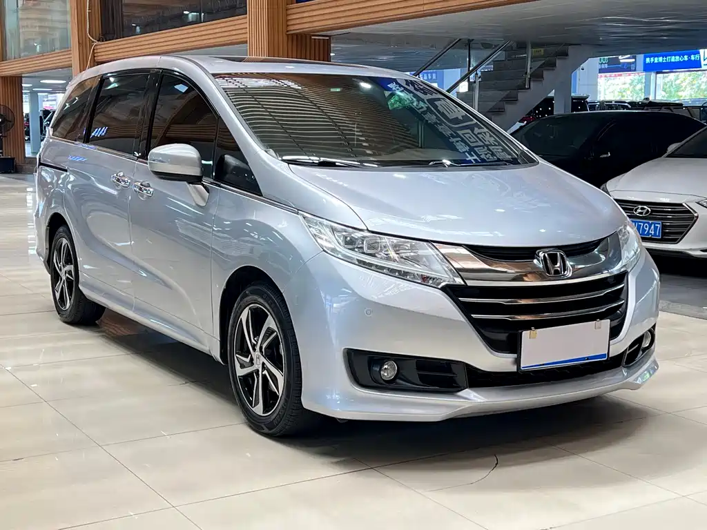 Honda Odyssey 2016 — фото 3