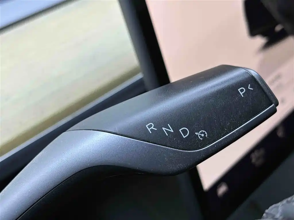 Tesla Model Y 2022 — фото 15