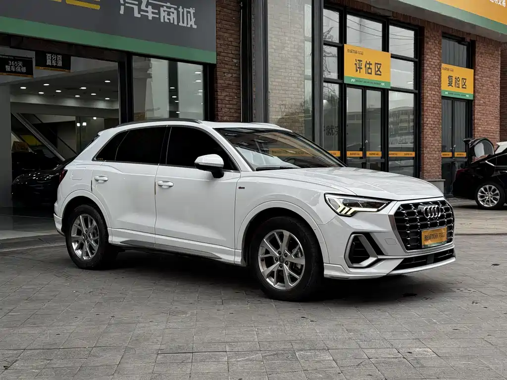 Audi Q3 2020 — фото 2