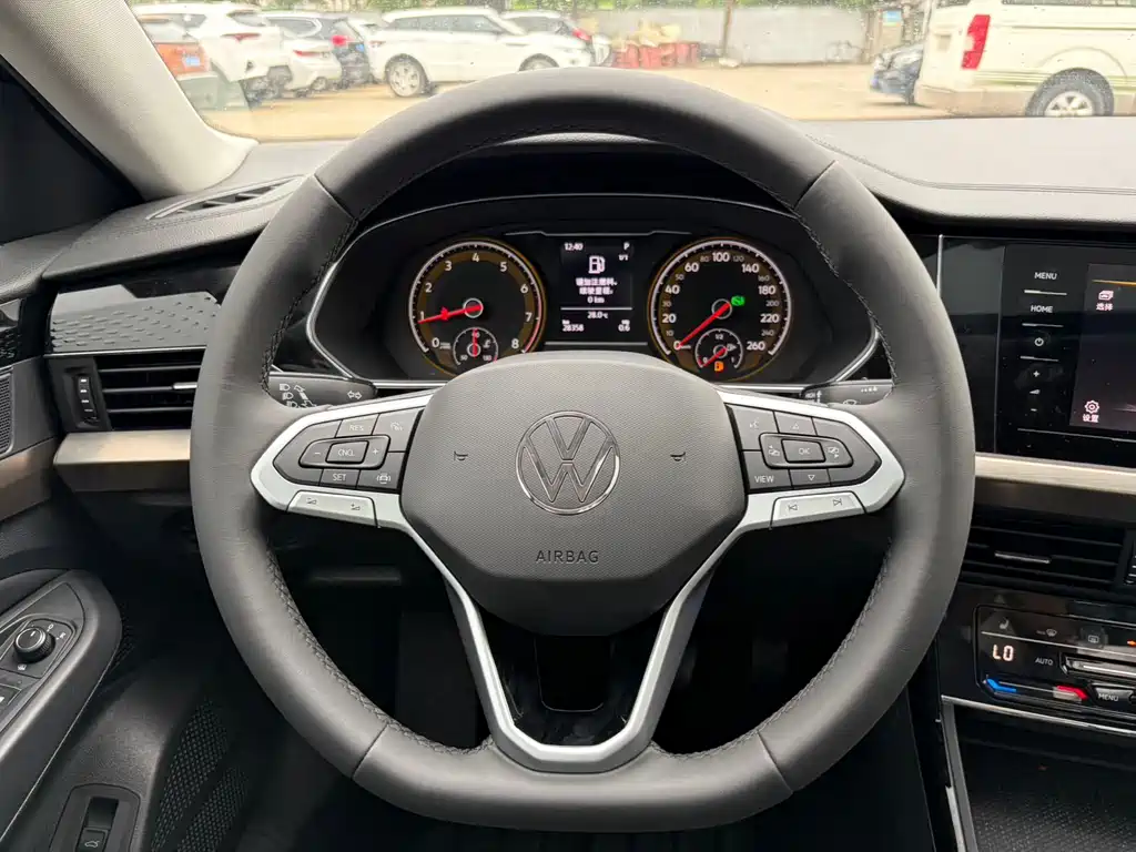 Volkswagen Passat 2020 — фото 13