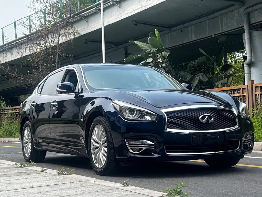 Infiniti Q70 2016 — фото 2