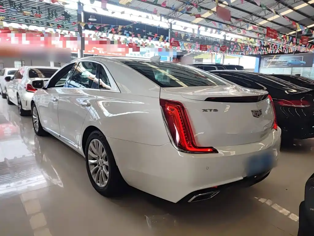 Cadillac XTS 2019 — фото 23