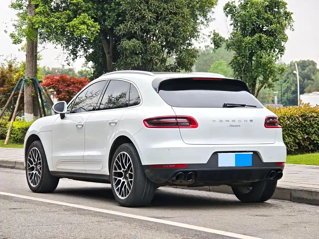 Porsche Macan 2016 — фото 9