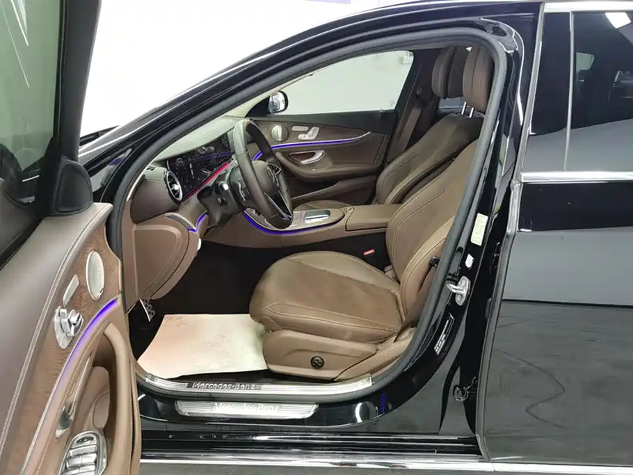 Mercedes-Benz E-Class 2023 — фото 7